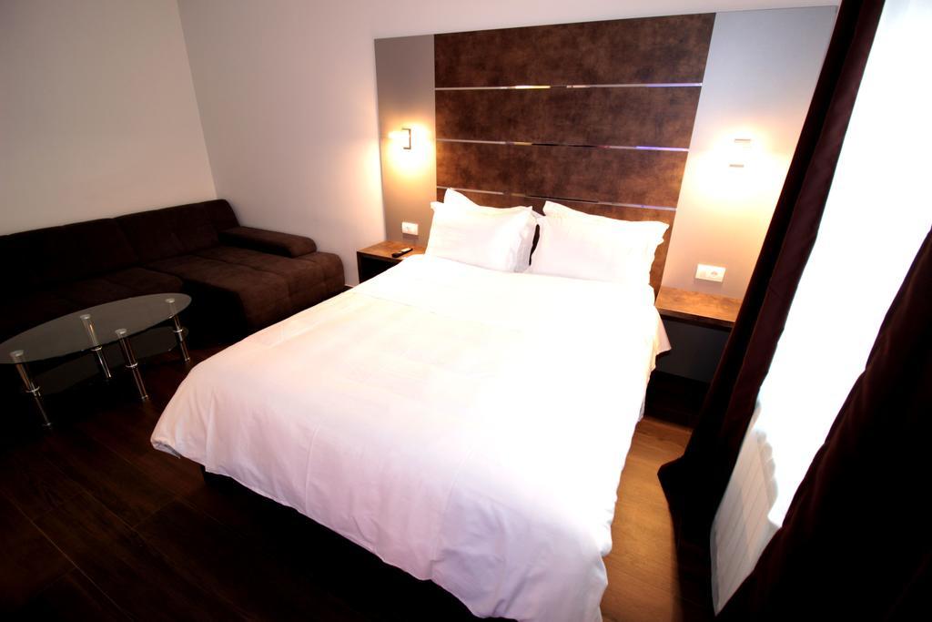 Passion Downtown Suite Belgrade Extérieur photo