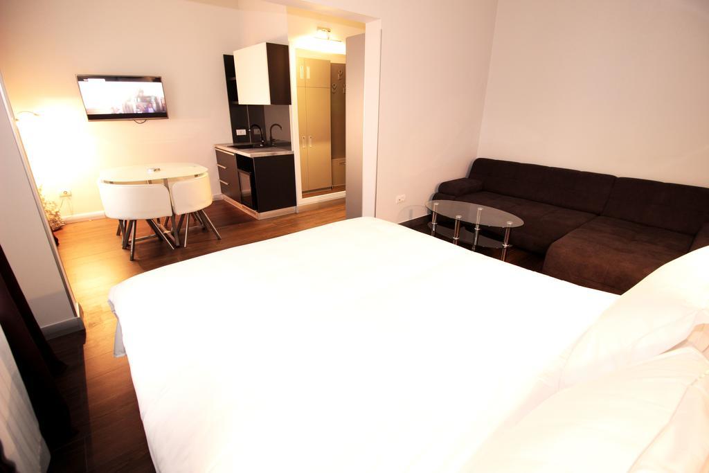 Passion Downtown Suite Belgrade Extérieur photo
