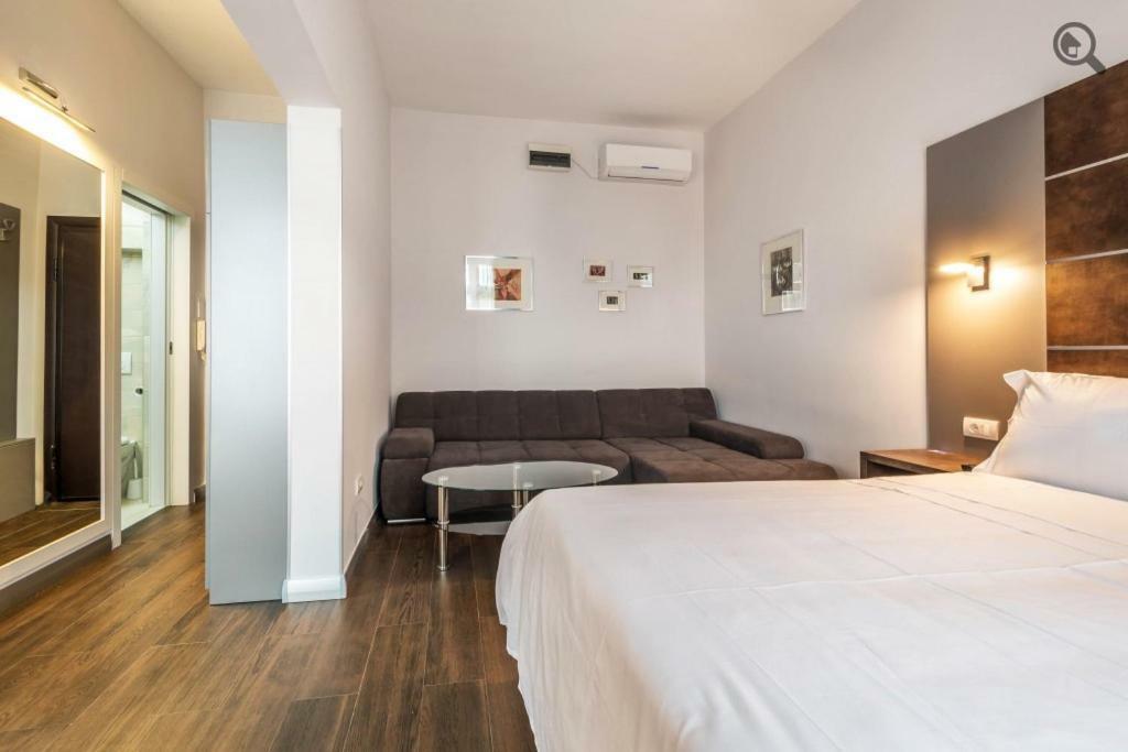 Passion Downtown Suite Belgrade Extérieur photo